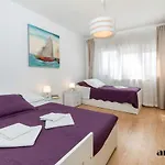 Pula Centar A1 Lalu - Free Garage